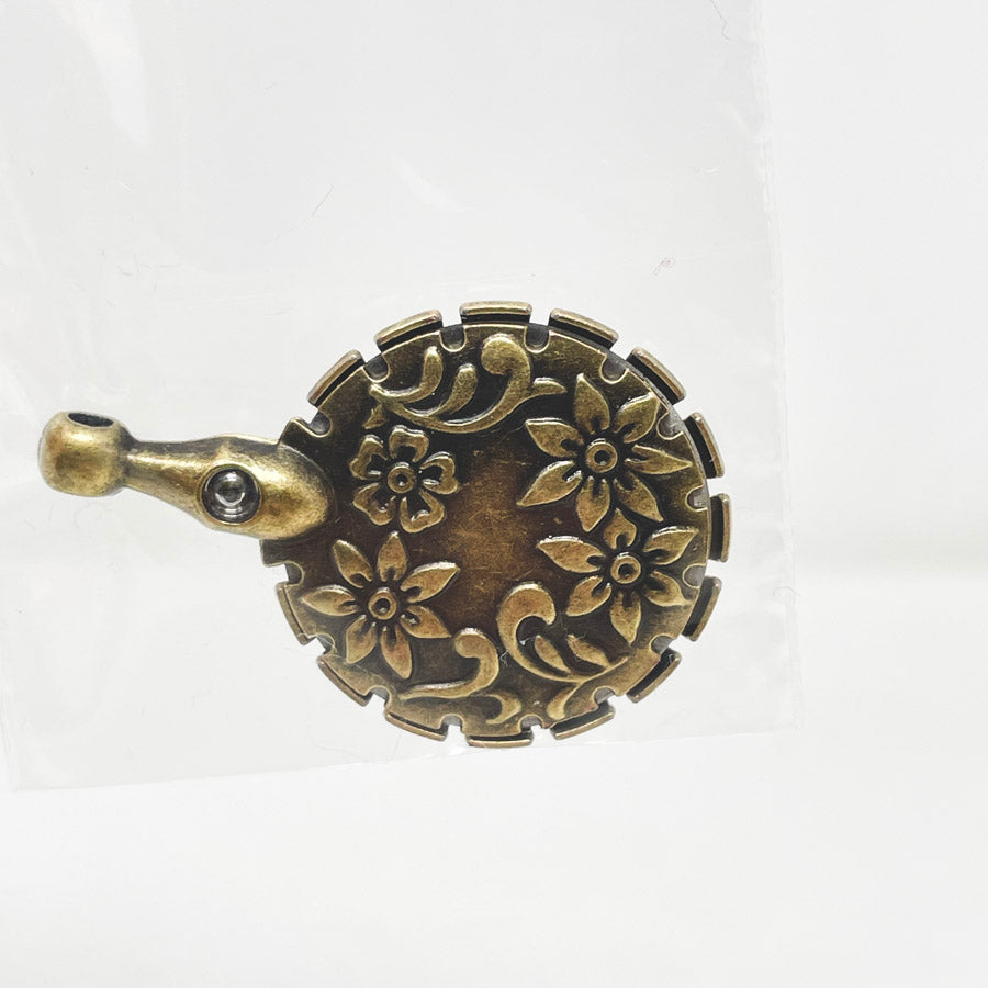 Yarn Cutter Pendant