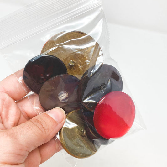 Medium Bag of Oversize/Large Buttons