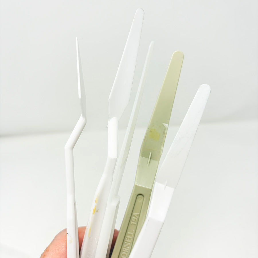 Five Plastic Palette Knives