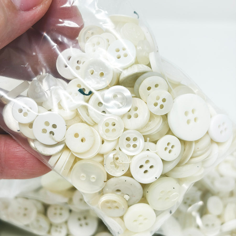 Sm. Bag Asst White Buttons (1)