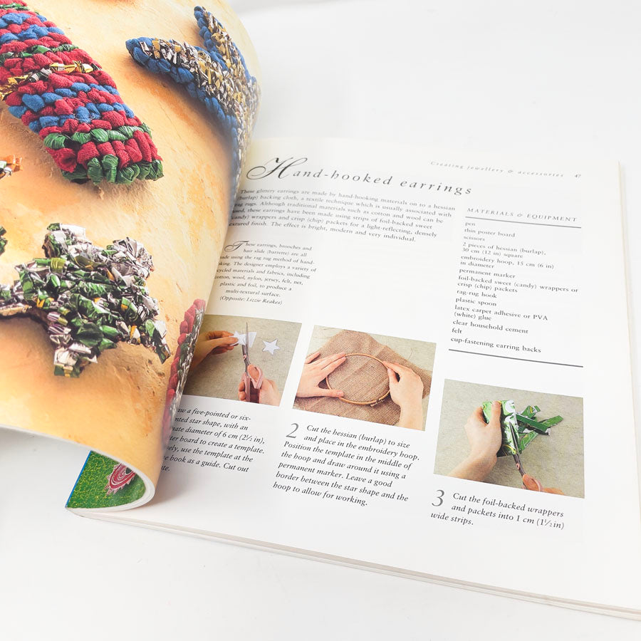 Jewelry & Accessories Book by Juliet Bawden