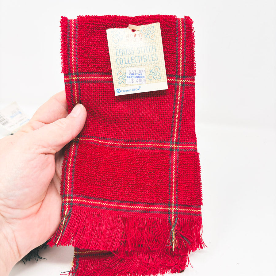 Charles Craft Christmas Fingertip Towels