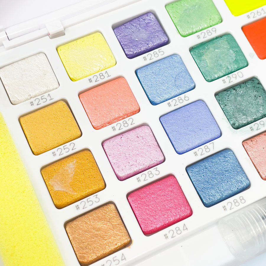 Sakura Koi Watercolor Half Pan Field Kit