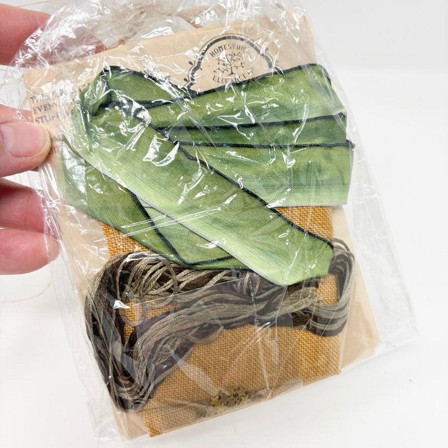 Pretty Pumpkin – Homespun Elegance Cross Stitch Kit