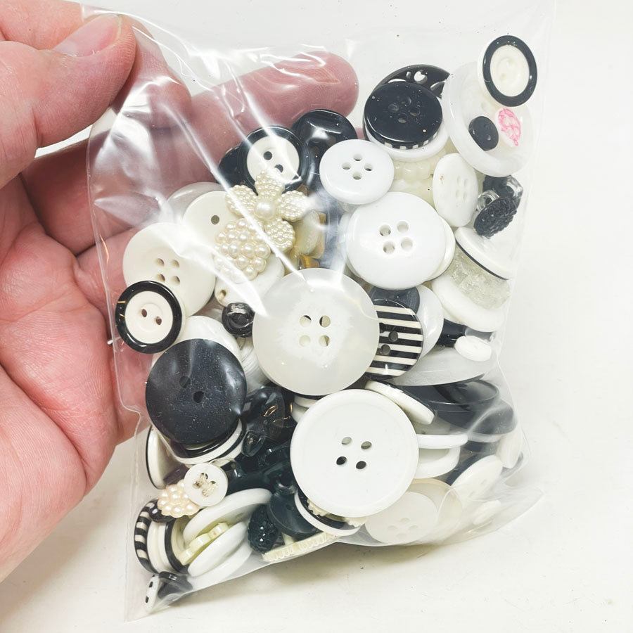 B&W Decorative Plastic Buttons