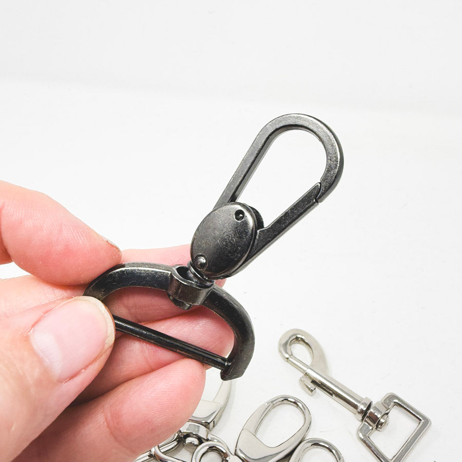 Bundle of Asst. Swivel Hooks (9)