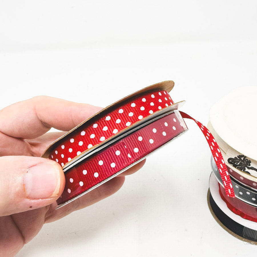 Black and Red Fly Ribbon Tower