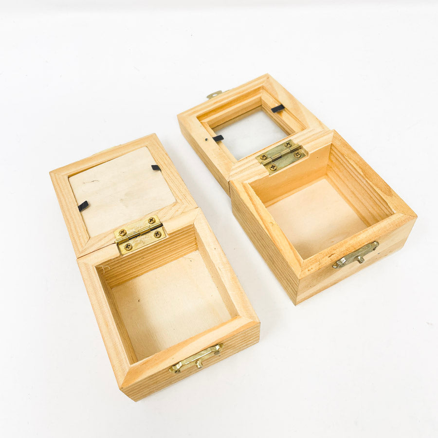 Square Box with Clasp and Clear Lid (1)