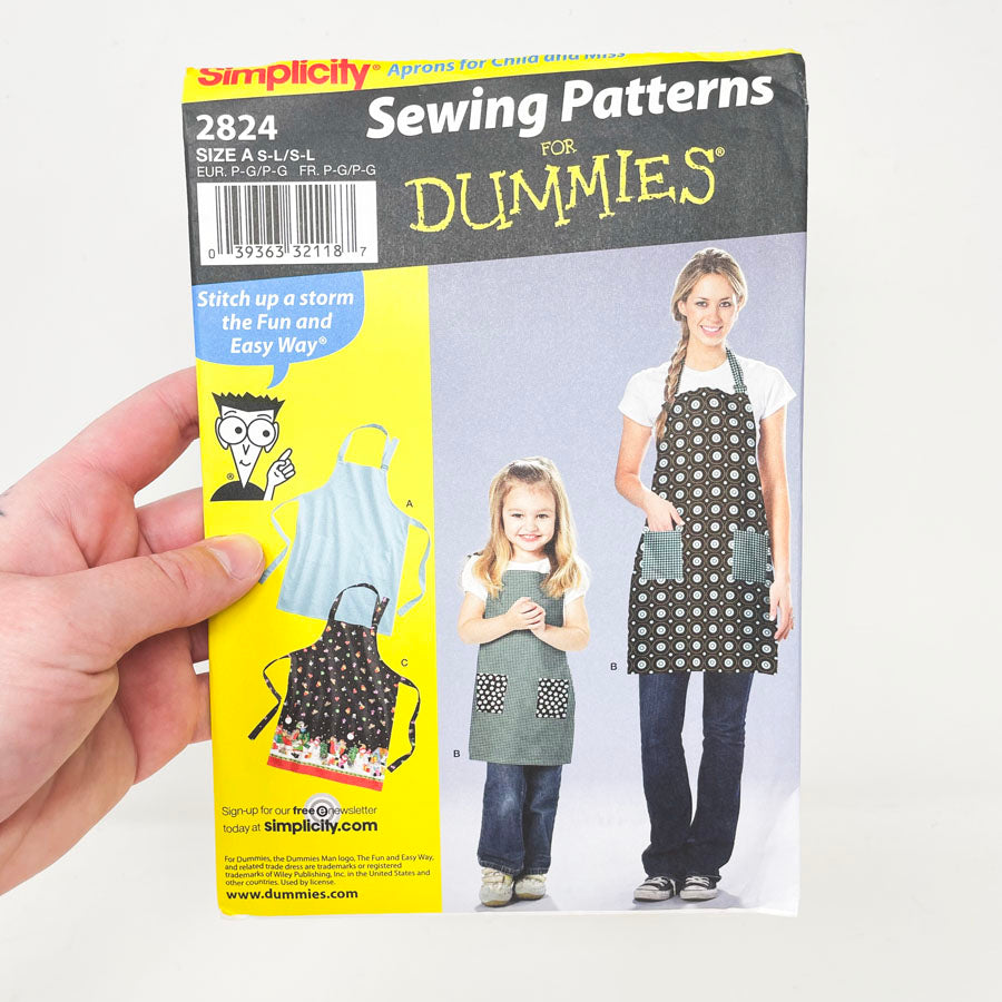 Simplicity 2824 Sewing Pattern for Dummies - Aprons for Chid and Miss