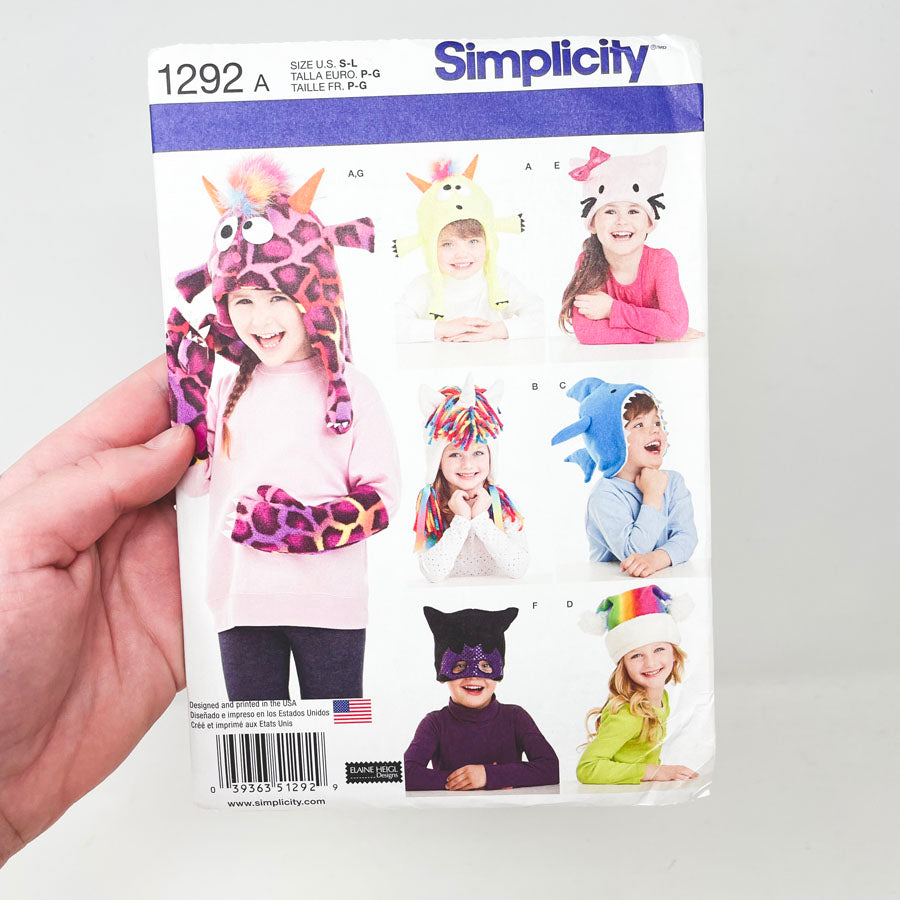 Simplicity 1292 Sewing Pattern - Child's Hat and Mittens in Three Sizes