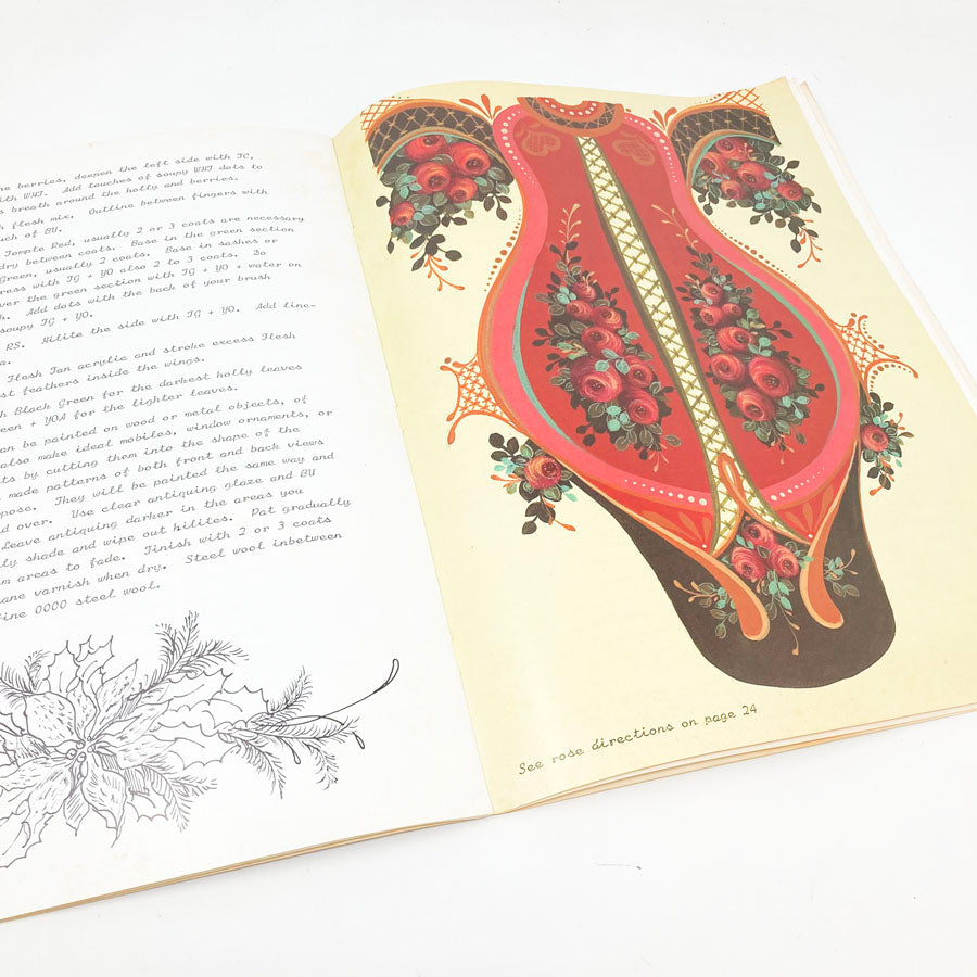 Holly Sprigs – Mulberry Hill Folk Painting Design Book