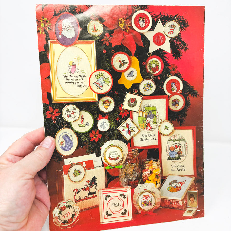 Leisure Arts Christmas Stitchin' Leaflet 197 Cross Stitch Pattern Book