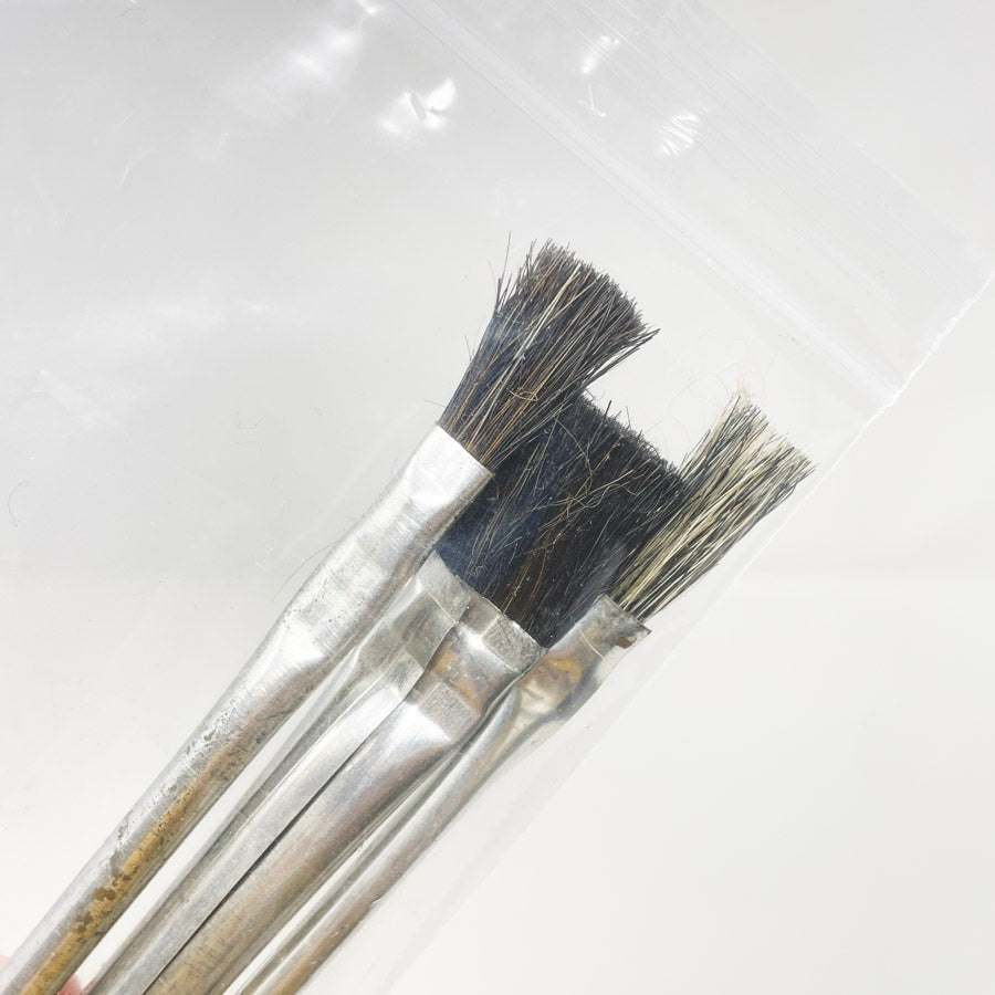 Bundle of Metal Handle Paintbrushes