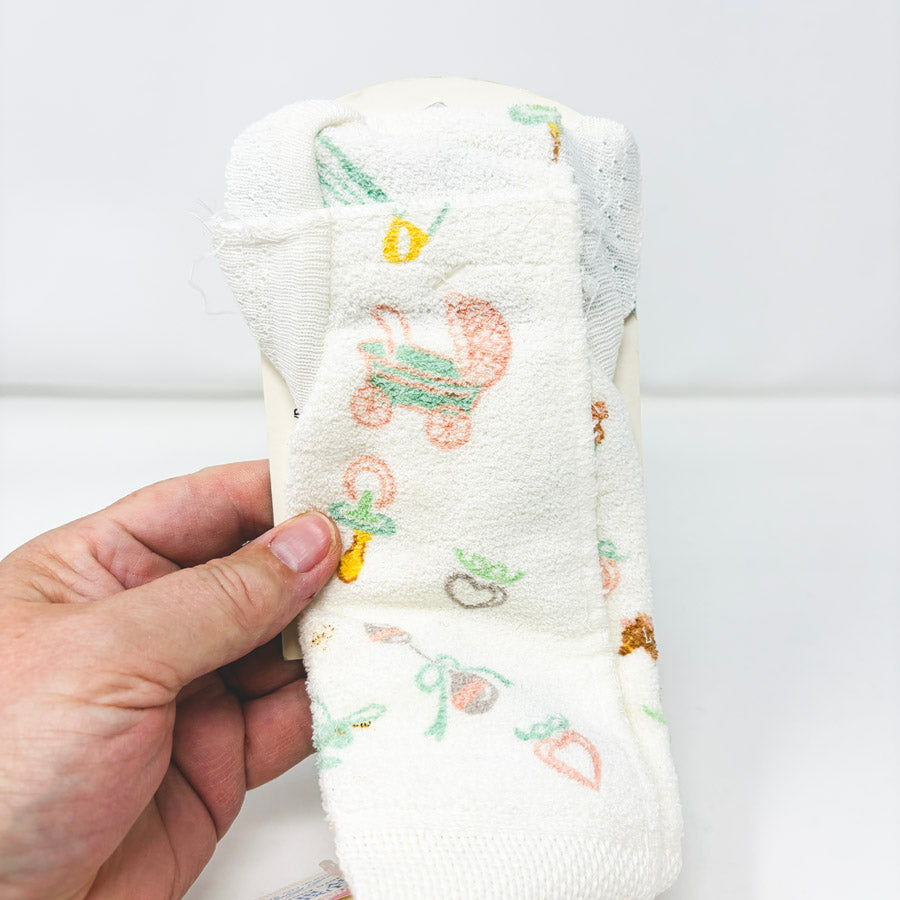 Charles Craft Deluxe Baby Bib – 14 Count Border