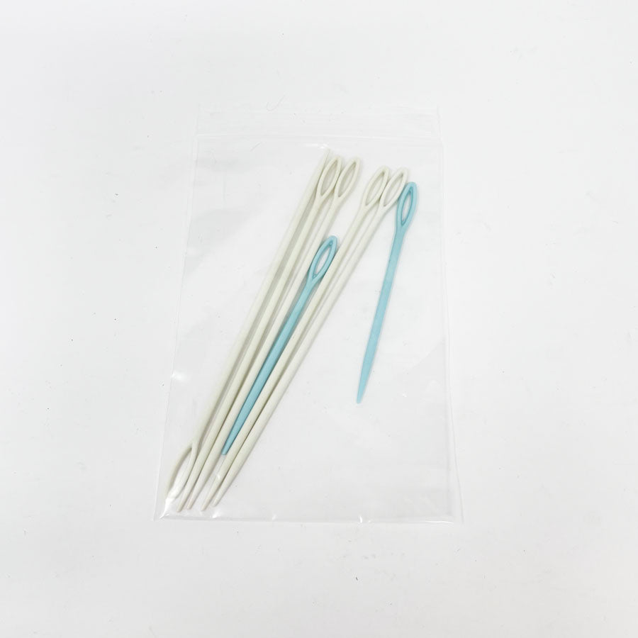 Bundle of Plastic Yarn Needles