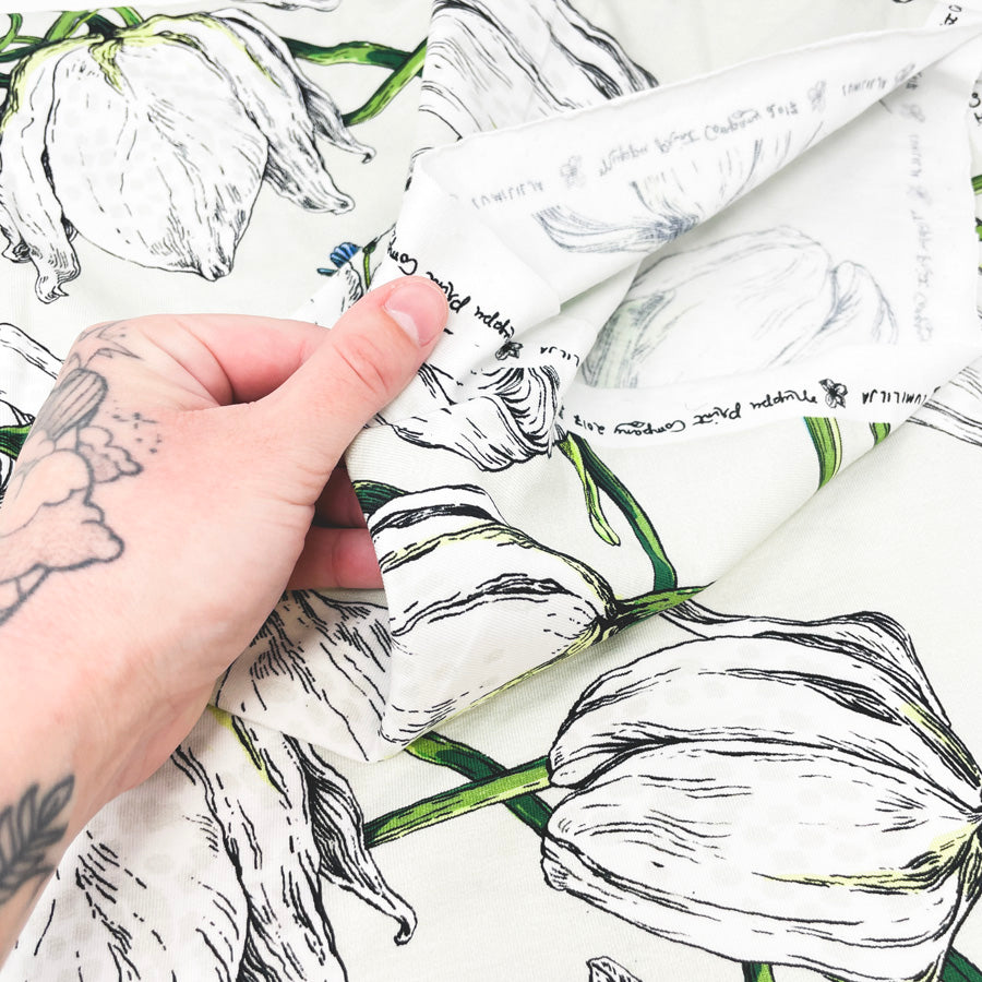 Appx 2 Yds Garden Tulips Cotton Blend Fabric