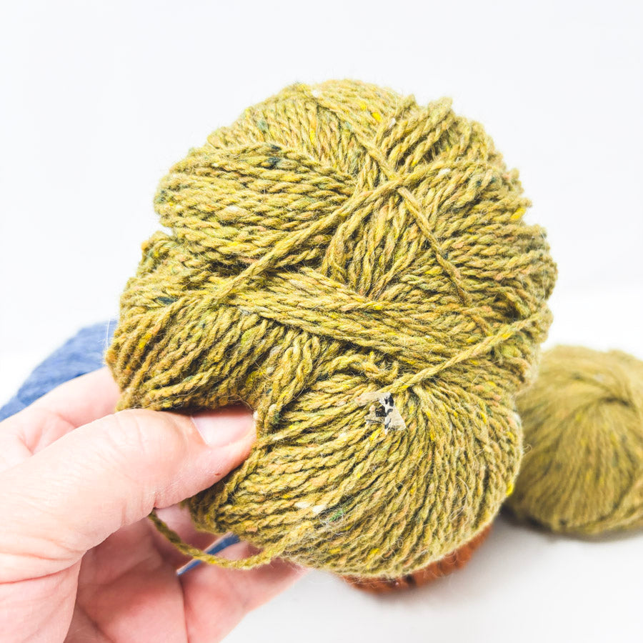 Unmarked Tweed Yarn Bundle
