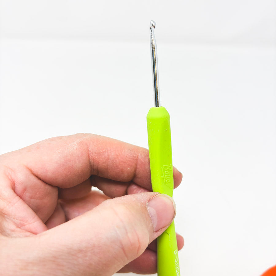 Metal Crochet Hook with Grip (1)