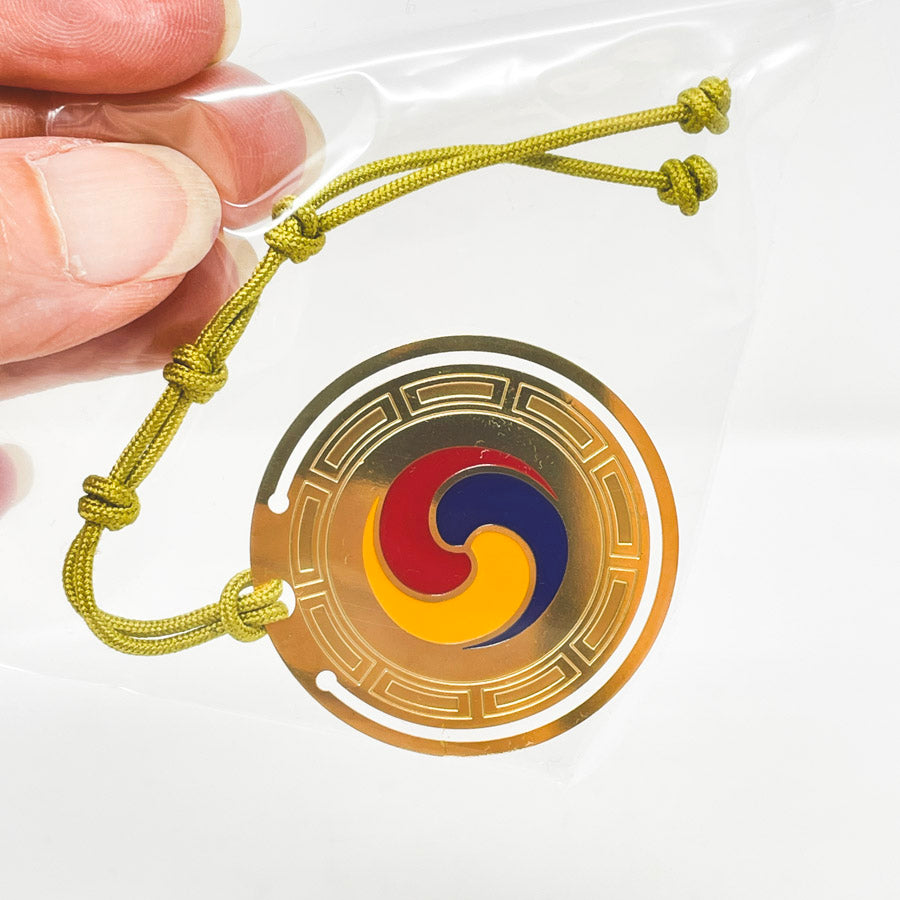 Tri Color Circle Metal Bookmark