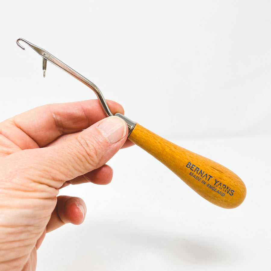 Bernat Wood Handle Latch Hook