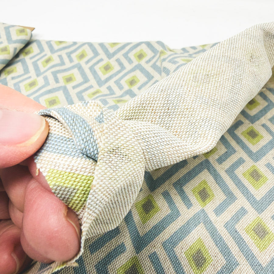 55" x 31" Upholstery Weight Diamond Fabric