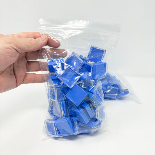 Bundle of Blue Plastic Clasp Gem Boxes (1)