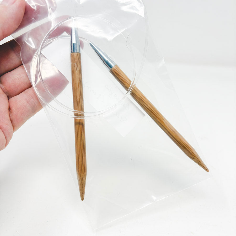 ChiaoGoo Bamboo Circular Knitting Needles 31.5" – Size 11 (8mm)