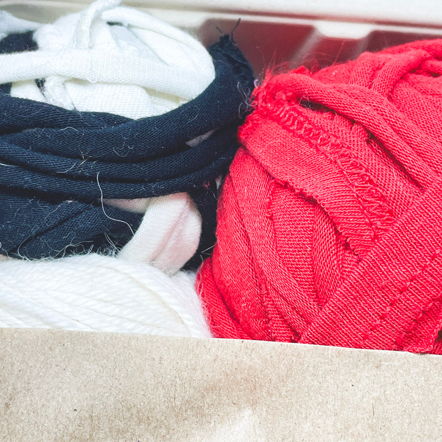 Go Badgers! Yarn Sushi Weaving Kit