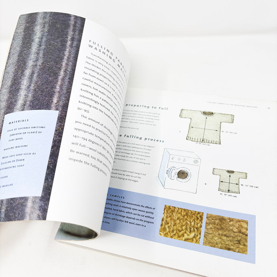 Simply Felt: 20 Easy and Elegant Designs in Wool by Margaret Docherty and Jayne Emerson