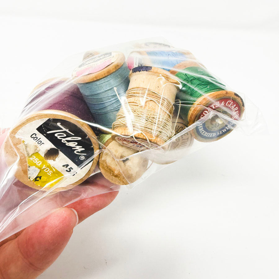 Vintage Thread Bundles (1)