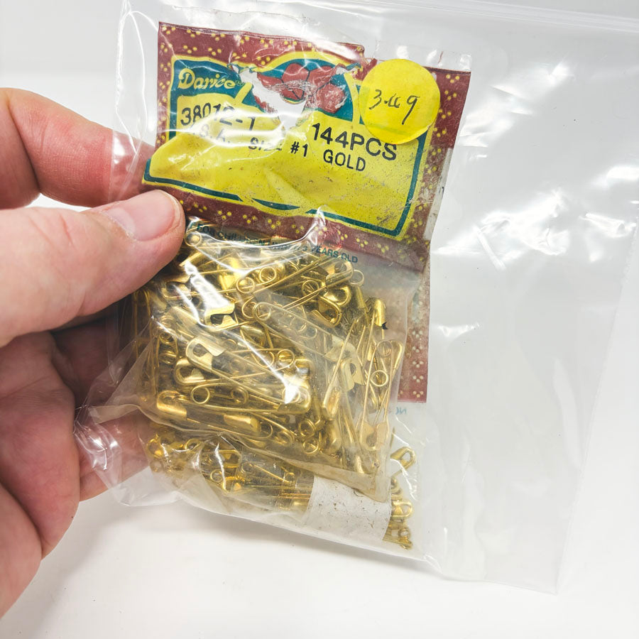 Darice Gold Safety Pin Bundle (1)