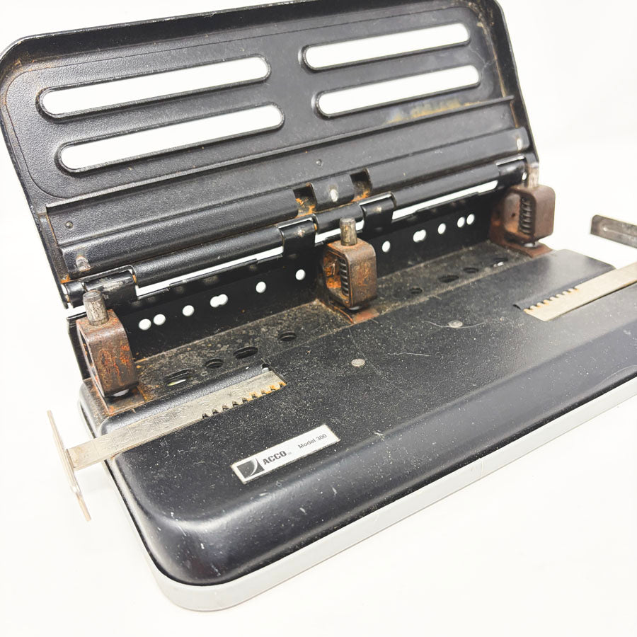 Acco 300 Adjustable Three Hole Punch