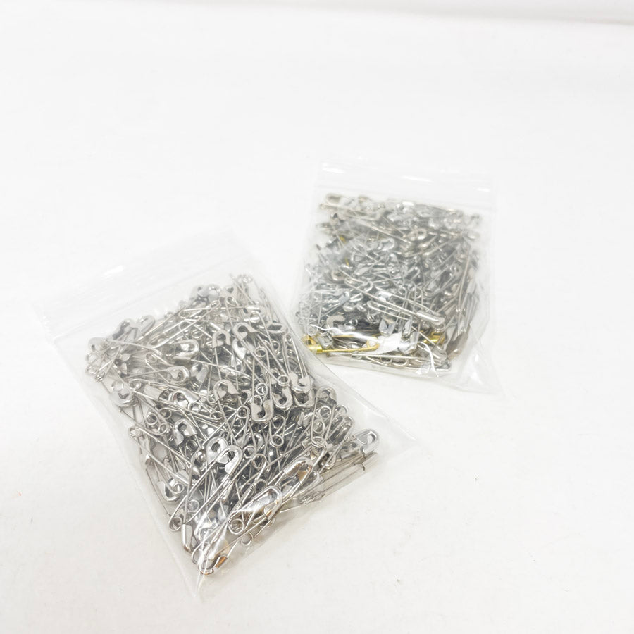 Bundle of Asst. Safety Pins (1)