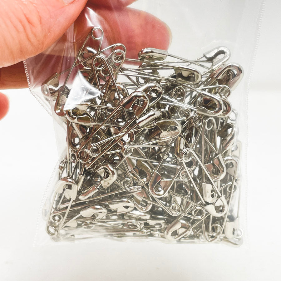 Bundle of Asst. Safety Pins (1)