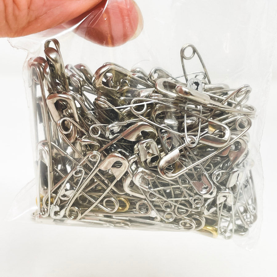 Bundle of Asst. Safety Pins (1)