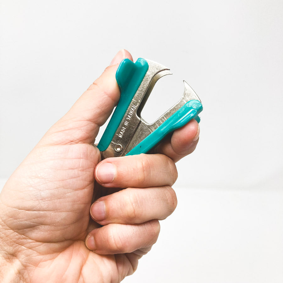 Aqua Staple Remover