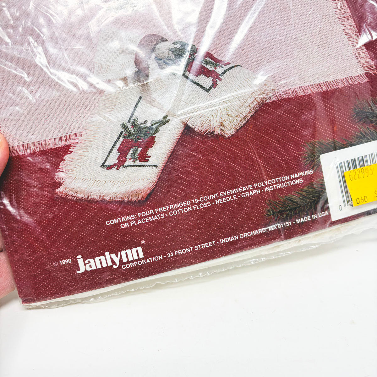 Janlynn- Holly Berry Table Decor Cross Stitch Kit