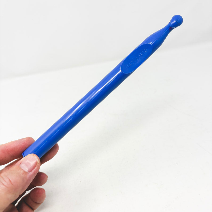 Size Q Plastic Crochet Hook