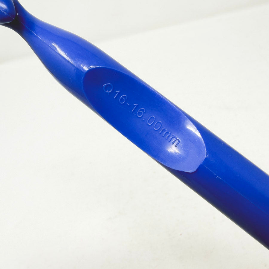 Size Q Plastic Crochet Hook