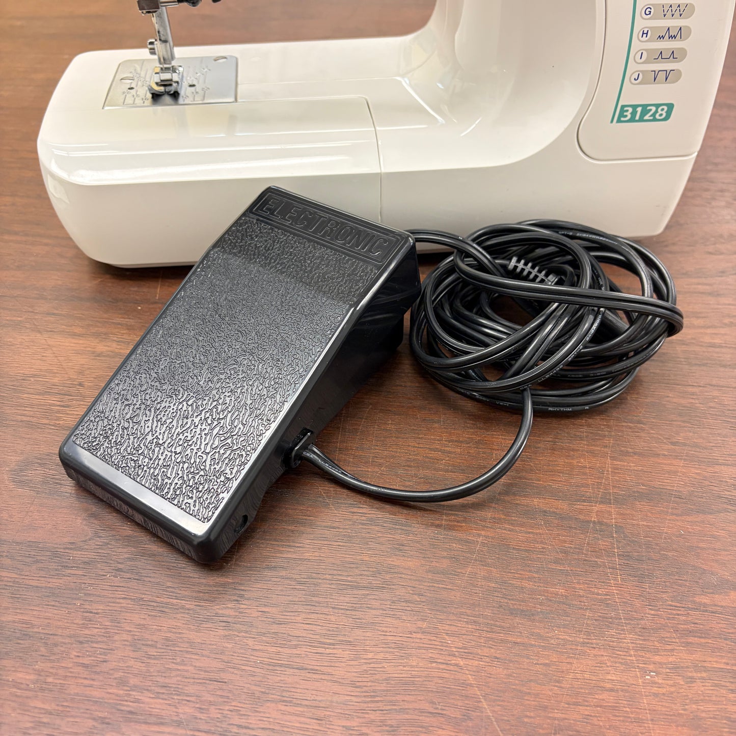 Janome 3128 Sewing Machine