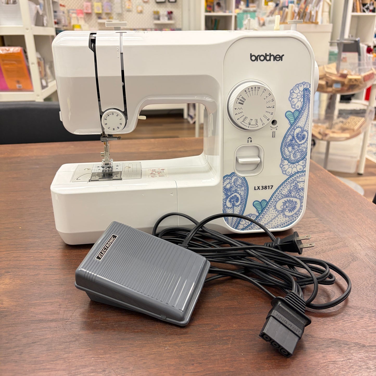 Brother LX3817 Sewing Machine