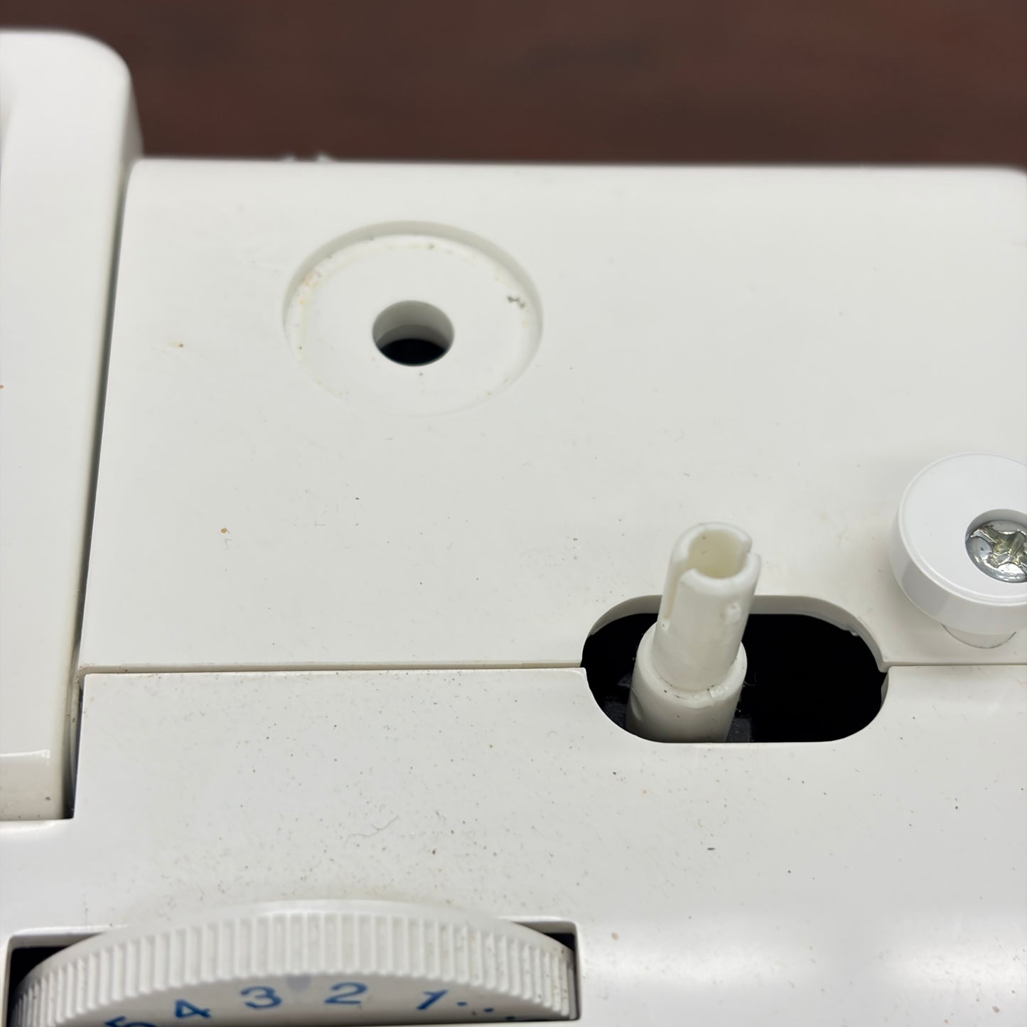 White Sewing Machine – Model 4075 "Jeans"