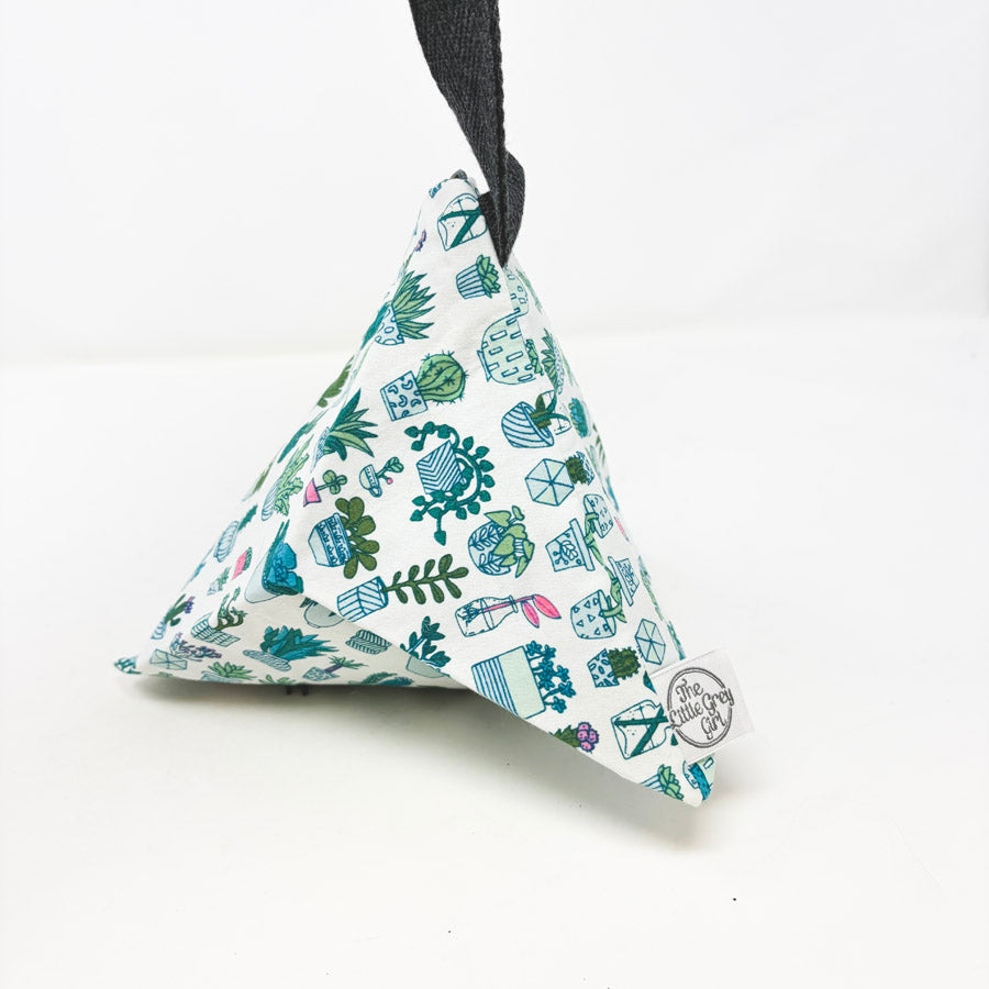 The Little Grey Girl Pyramid Project Bag – Succulents