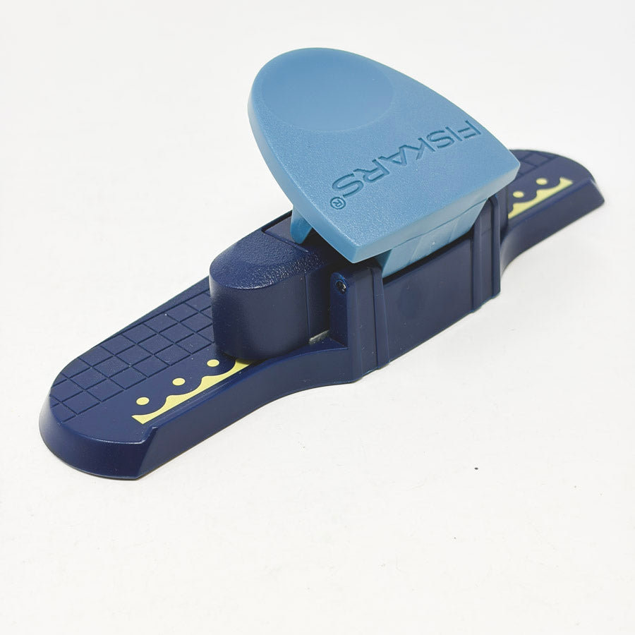 Fiskars Dotted Scallop Border Edge Paper Punch