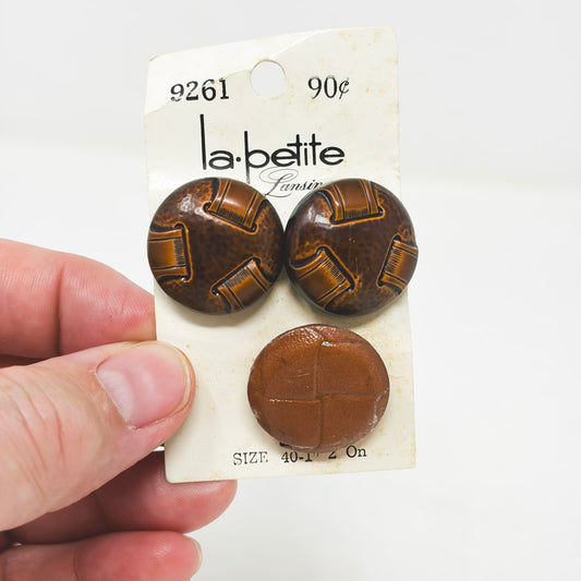 La Petite 1" Brown Shank Buttons