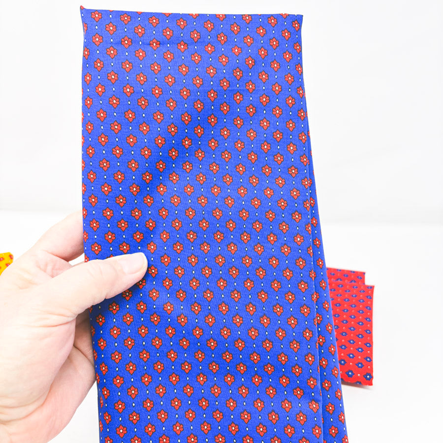 Minimalist Floral Cotton Fabric (1)