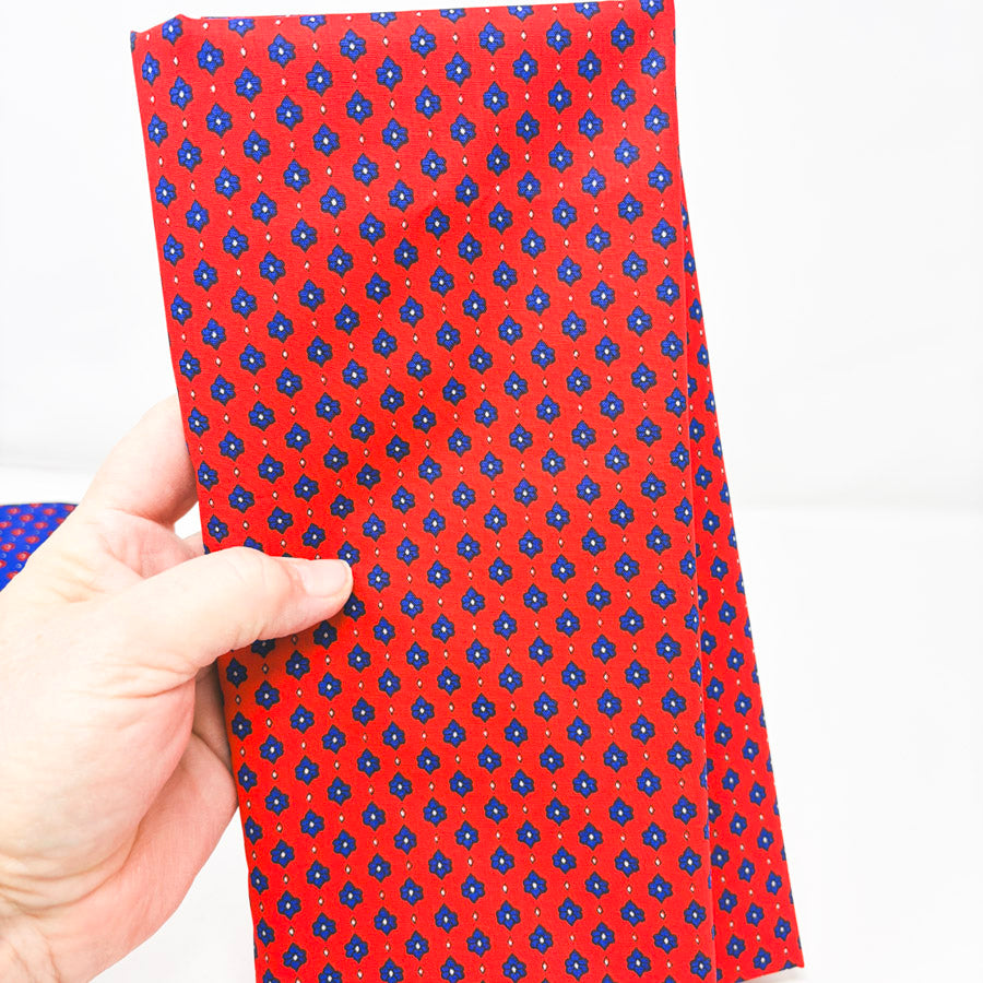 Minimalist Floral Cotton Fabric (1)