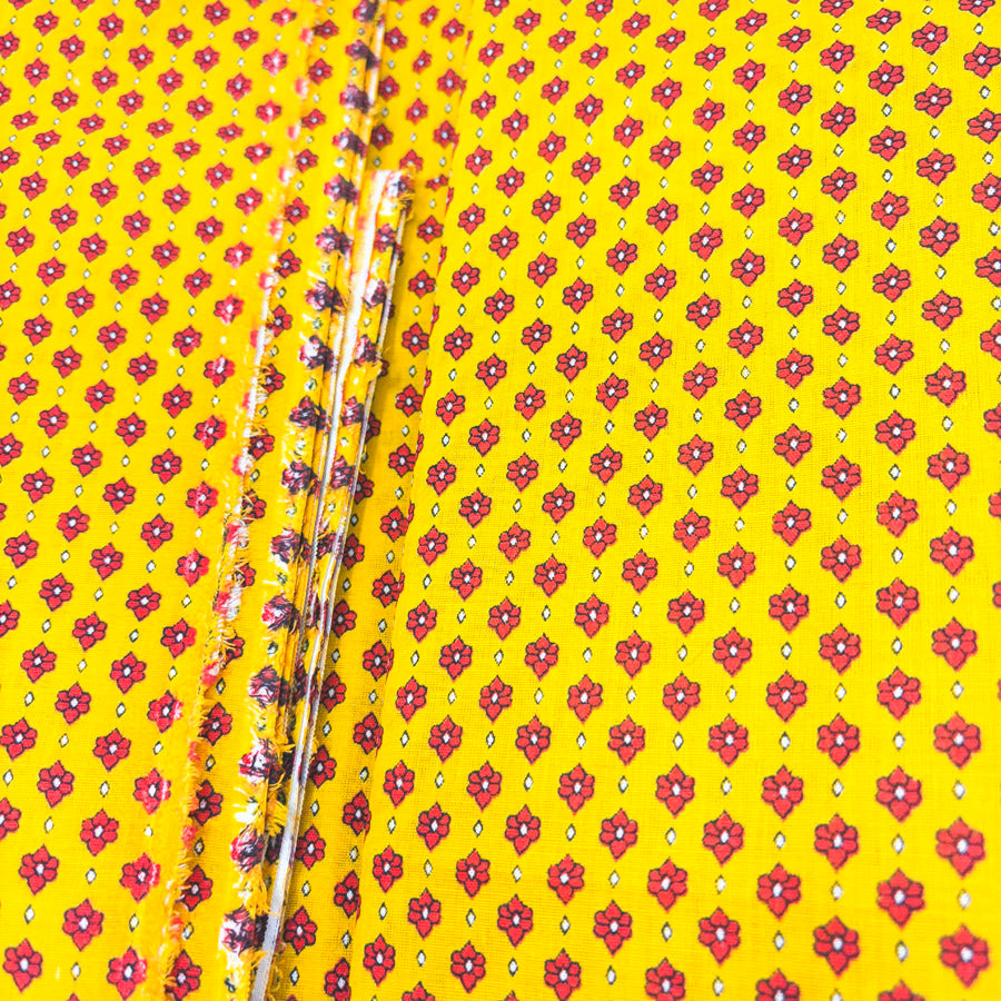 Minimalist Floral Cotton Fabric (1)