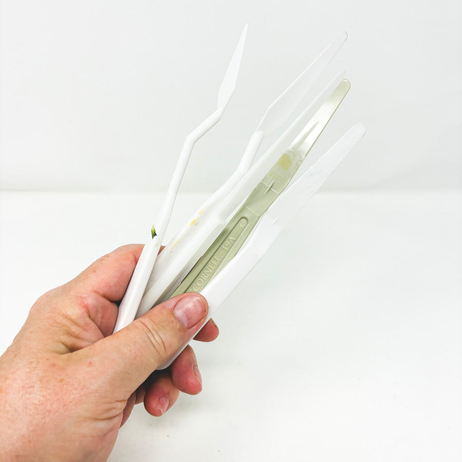 Five Plastic Palette Knives