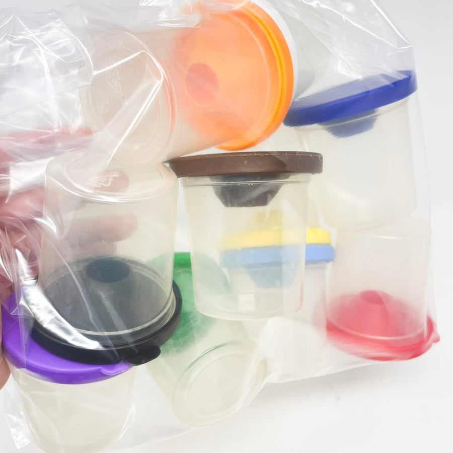 No-Spill Paint Cups